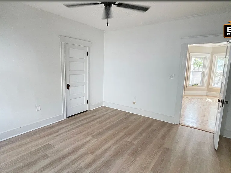10-12 Otis St — Photo 41