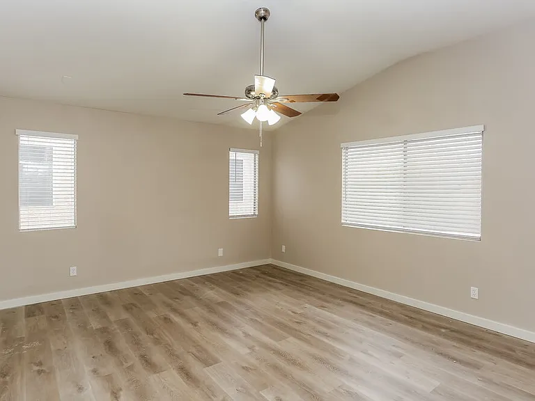 2418 Island Paradise Ave — Photo 15