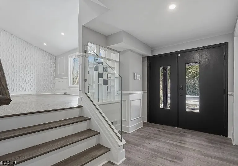323 Parry Rd — Photo 4