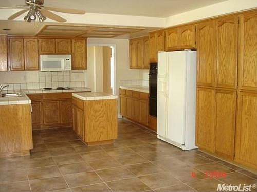 4th image of 2062 Egret Dr