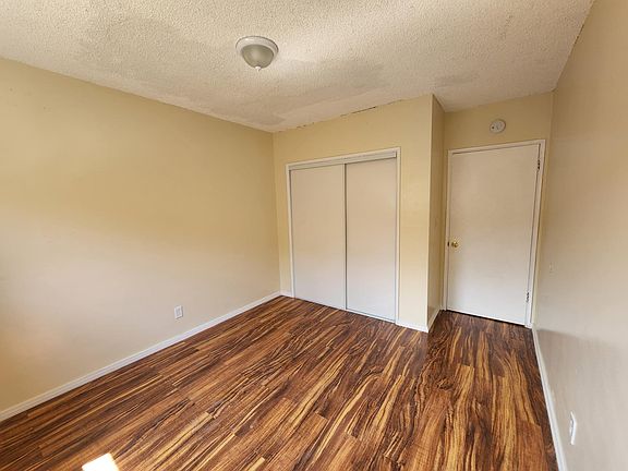 3rd image of 3276 Sequoia Dr