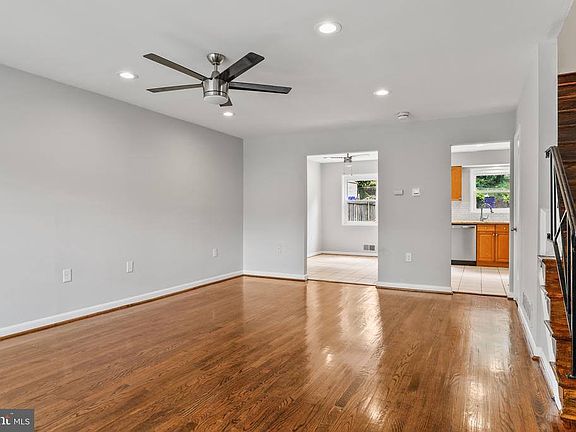 4th image of 6219 Frederick Rd