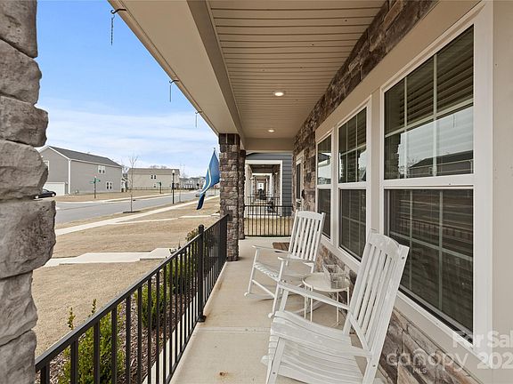 4th image of 336 Cranford Dr