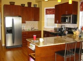 1130 W Roscoe St #2, Chicago, IL 60657