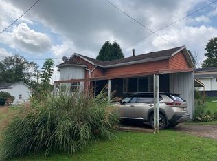 12 Mill St, Rivesville, WV 26588