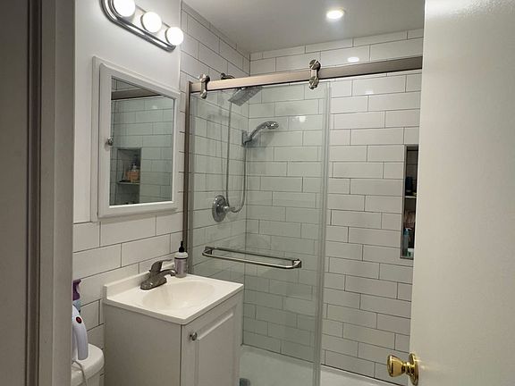 3rd image of 117 Leonard St APT 3