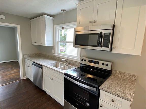 2nd image of 20 N Pine Ave