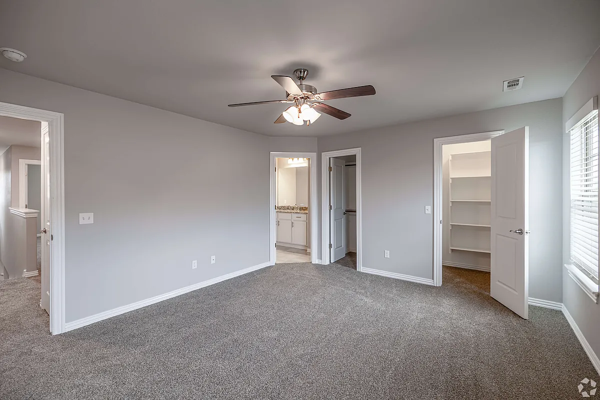Building Photo - Summit Townhomes