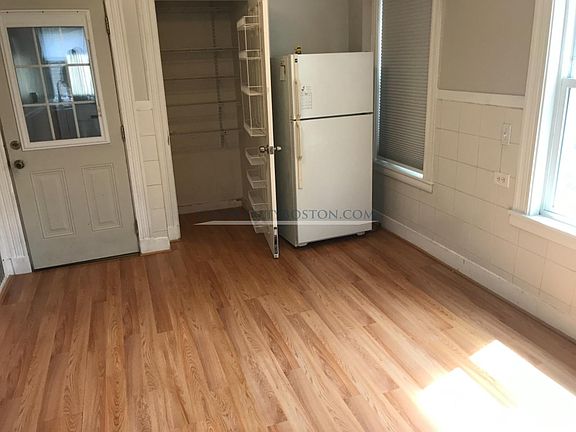2nd image of 39 Winthrop Ave