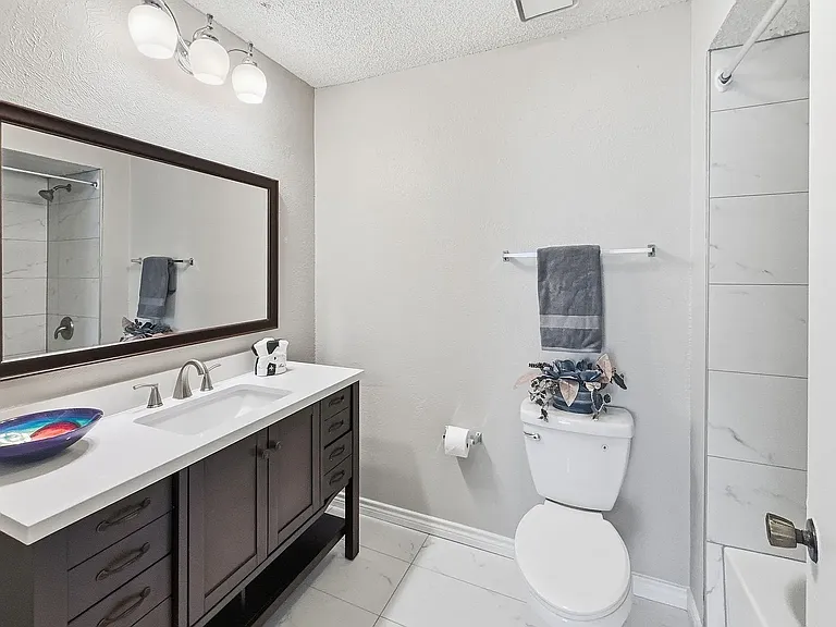 214 Samuel Blvd #1H — Photo 8
