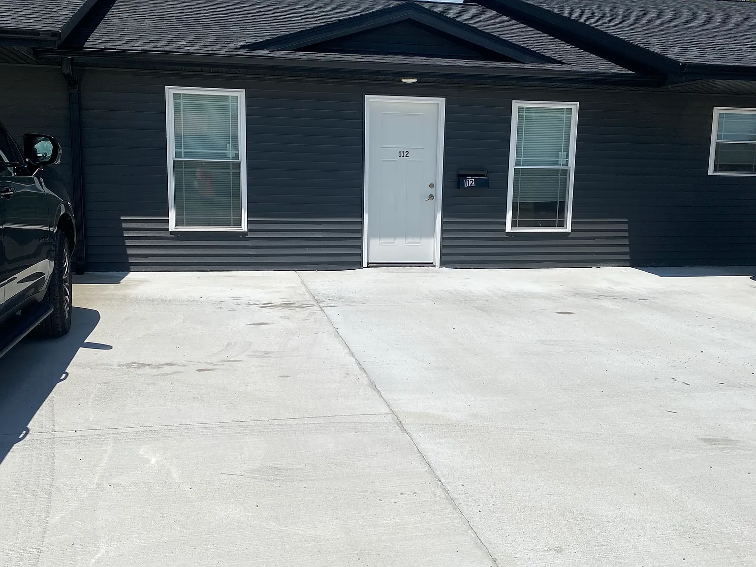 2 bed, 950 sqft, $1,100 — Photo 1