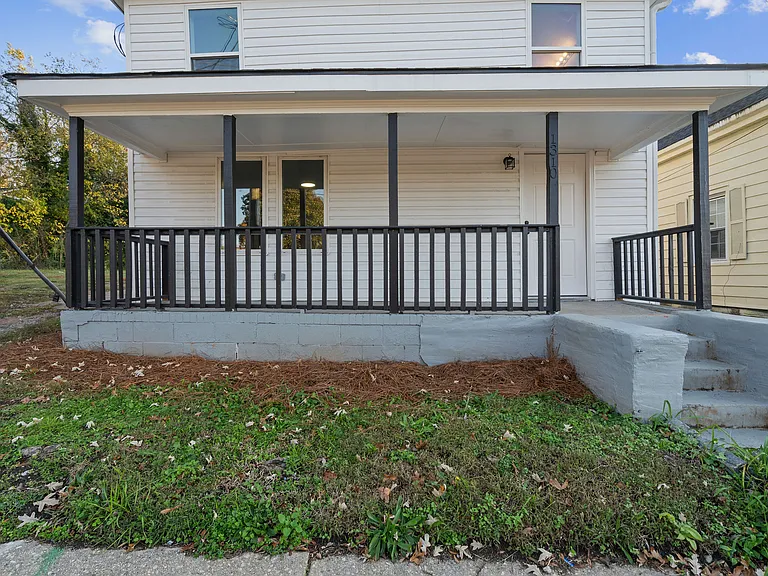 1310 Oakwood Ave — Photo 3