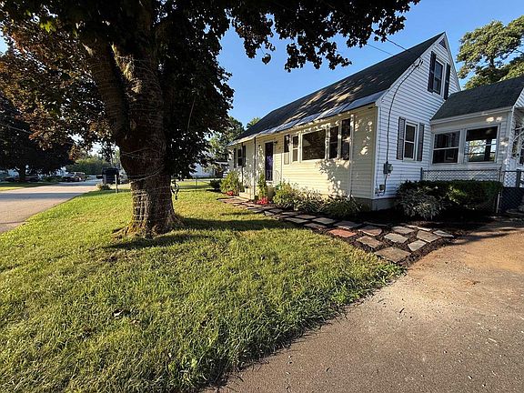 4th image of 45 River Bank Road