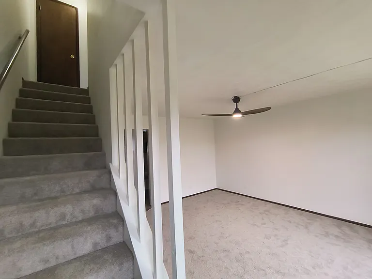 1919 Canterbury Dr — Photo 15