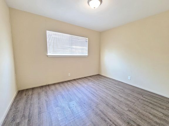 5th image of 14100 Lucian Ave
