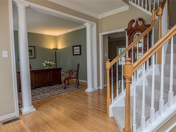 3rd image of 8548 Woodsage Ct