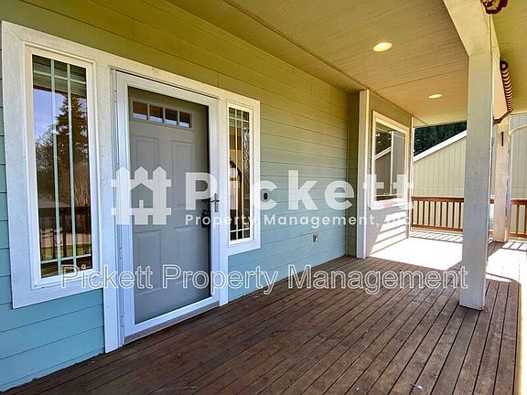 2nd image of 9398 Mayheu Ln NE