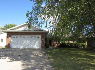 1620 Thornhill Dr, Springfield, IL 62711