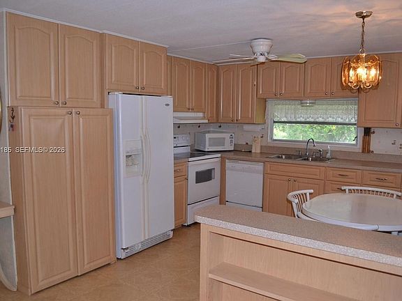 4th image of 1620 SW 64th Way #H