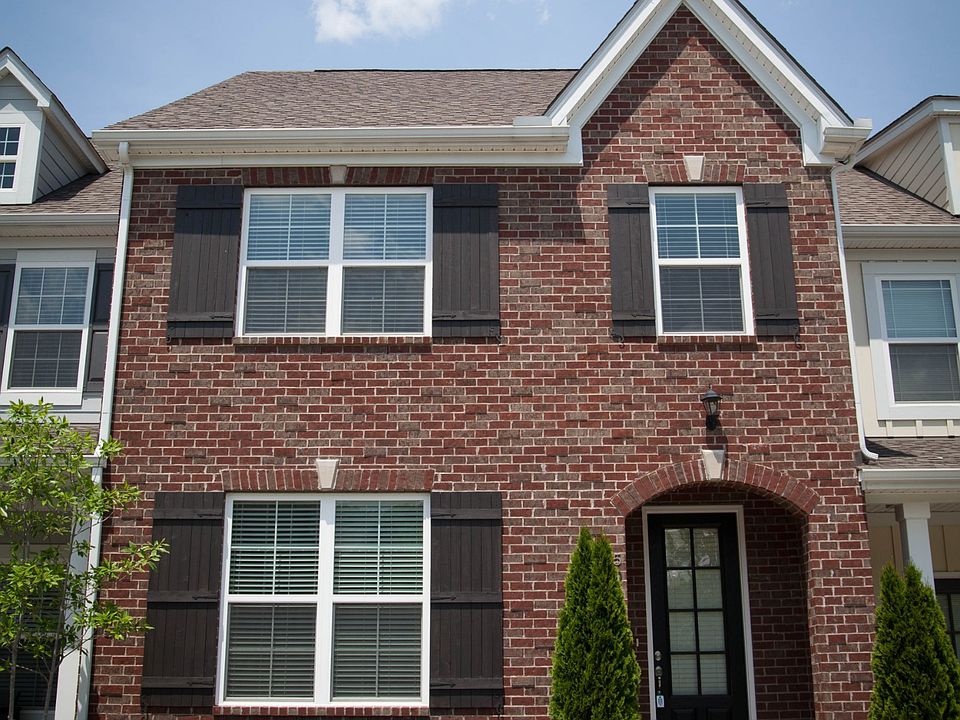 1st image of 504 Vintage Green Ln