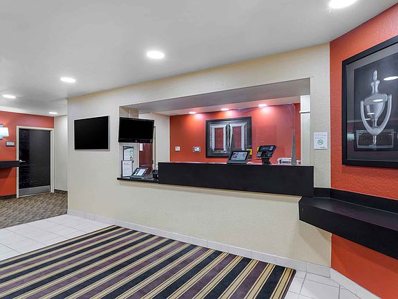 Lobby and Guest Check-in