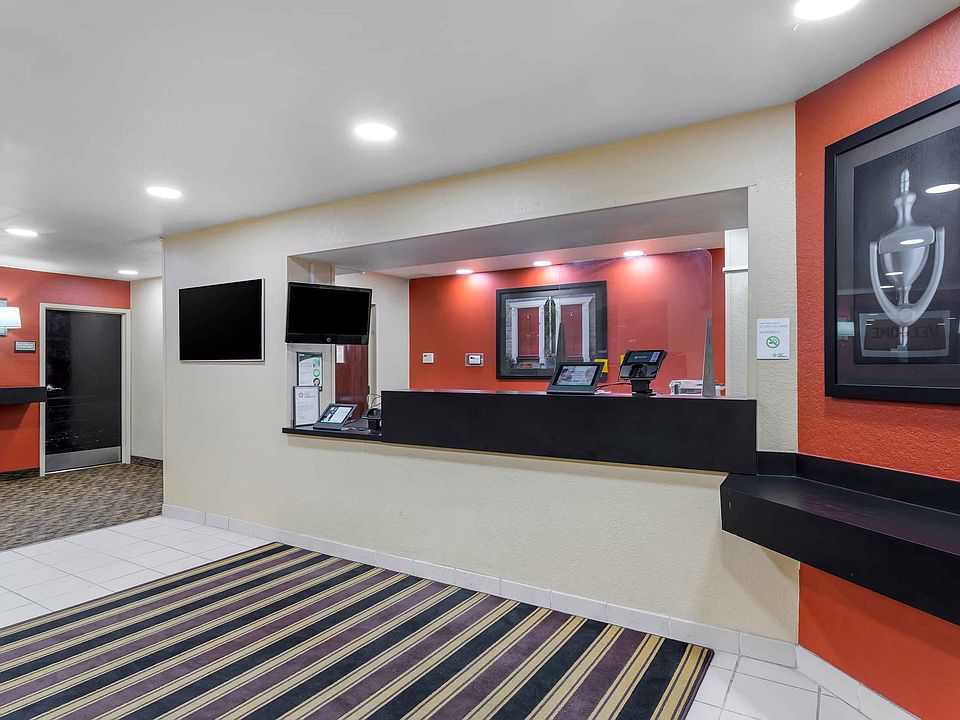 Lobby and Guest Check-in