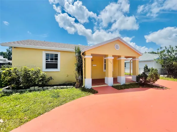 880 NE 1st Pl, Hialeah, FL 33010