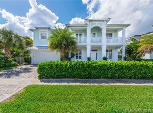 901 NE 2nd Ter, Boca Raton, FL 33432