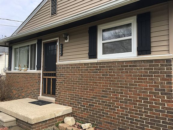 2nd image of 205 E Naldrette St