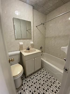 3rd image of 557 61st St #2R