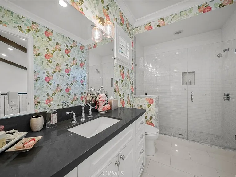 4917 Edgerton Ave — Photo 40