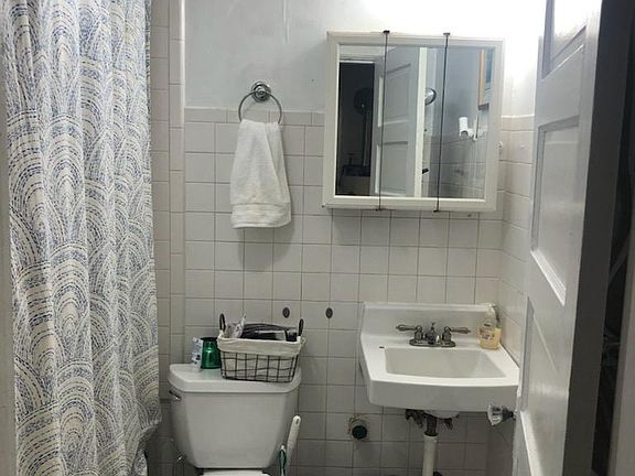5th image of 812 Octavia St