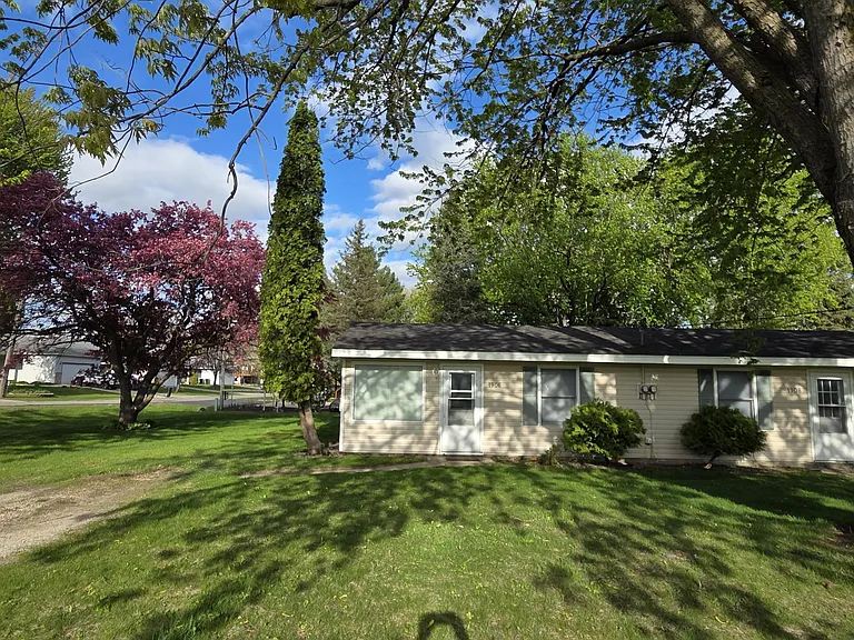 1906 4th Ave SW — Photo 2
