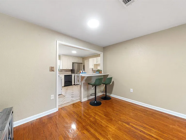 1105 Thomas Ave — Photo 12