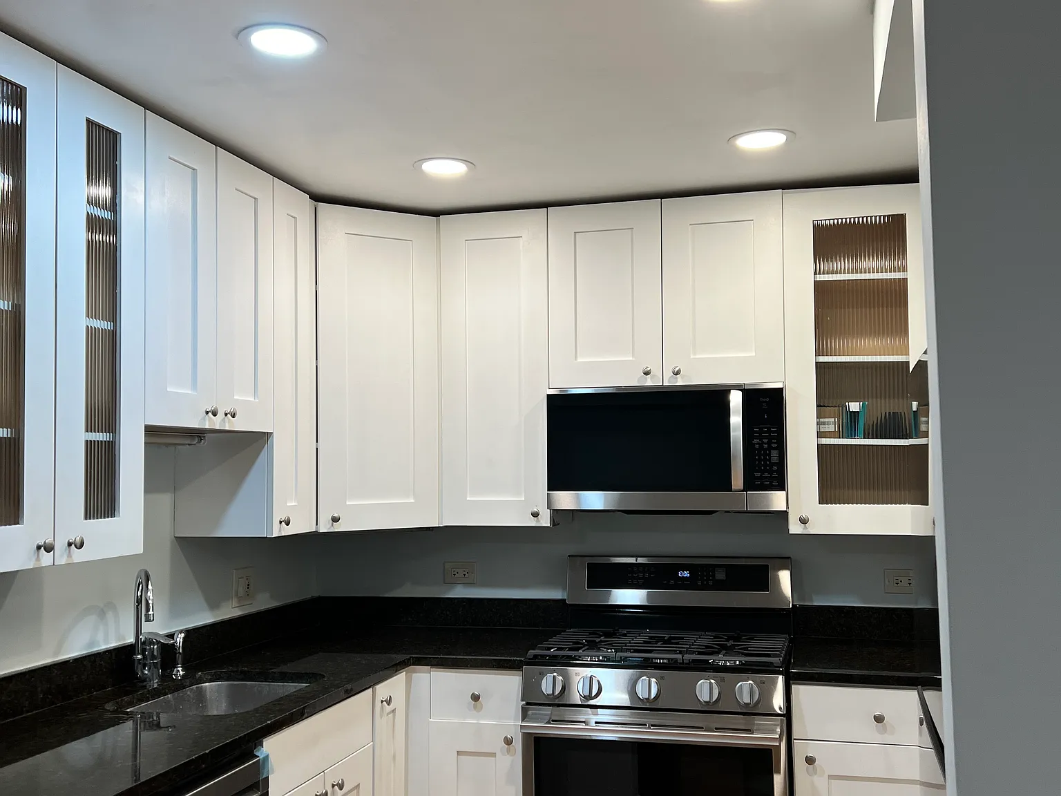 2 bed, 1065 sqft, $3,250 — Photo 4