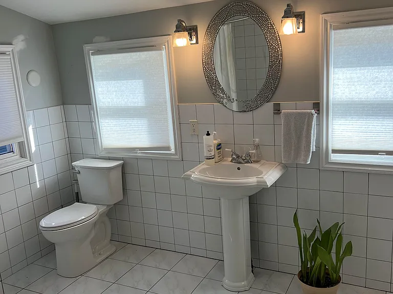 121 Maplewood Ave — Photo 11