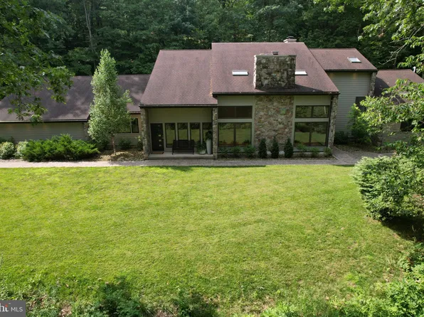 262 Blackberry Hl, Port Matilda, PA 16870