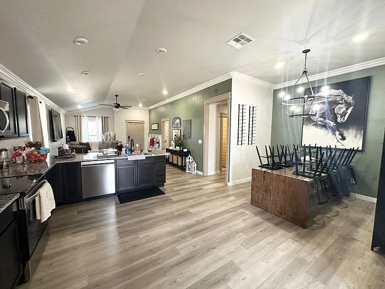 320 Panhandle Dr — Photo 5