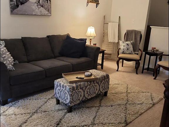 2nd image of 15 Silverwood Cir APT 1