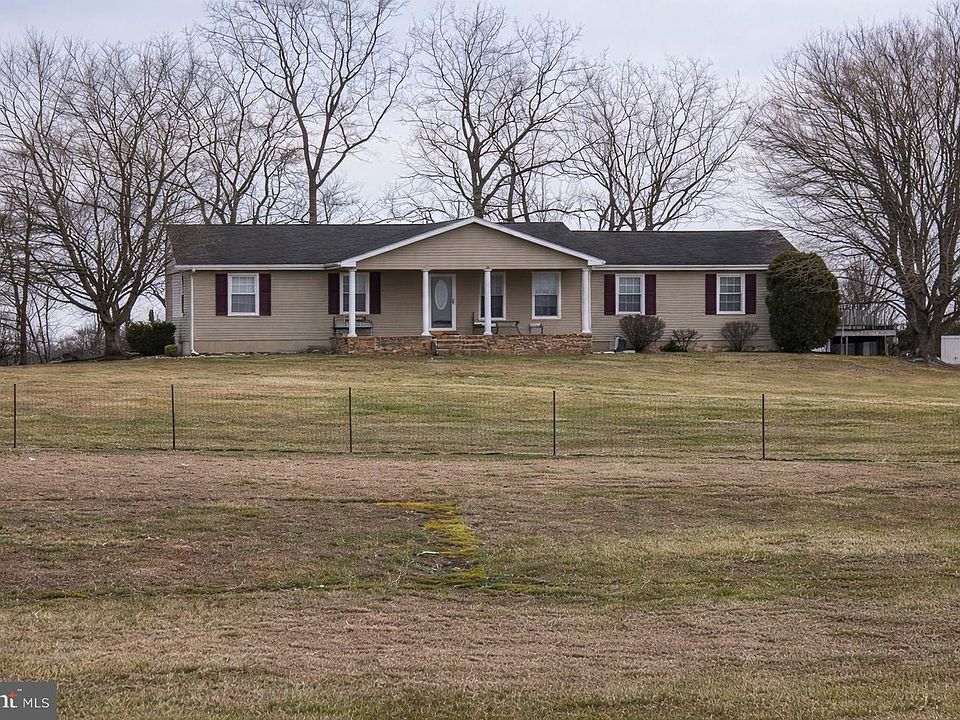 2nd image of 210 Alloway Woodstown Rd