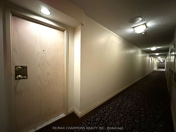 4th image of 400 Webb Dr #1204