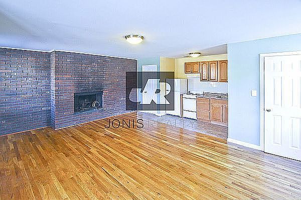 1st image of 184 Robinson Ave #1A