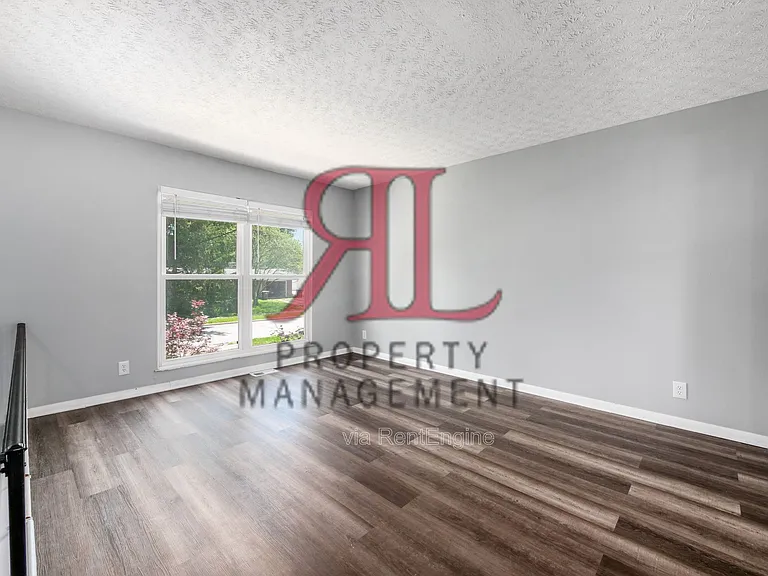 363 Regents Rd — Photo 5