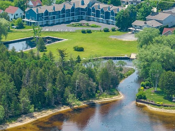 2nd image of 4084 Main St