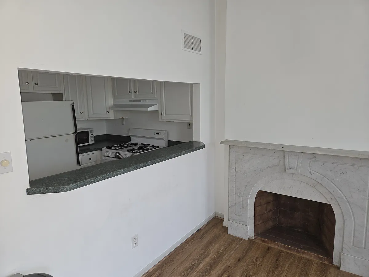 Building Photo - 1809 Fairmount Ave #2