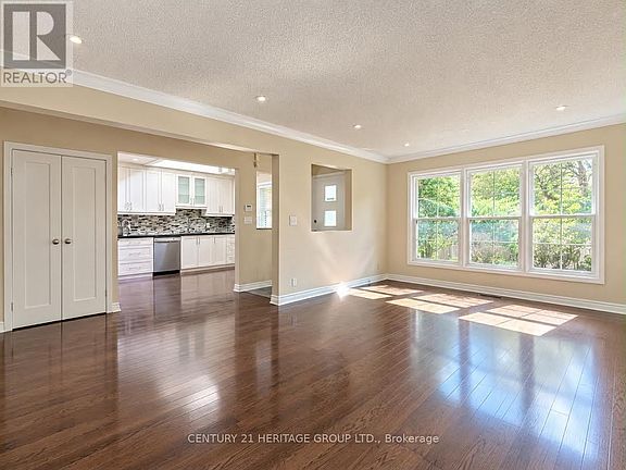 2nd image of 130 Grandview Ave