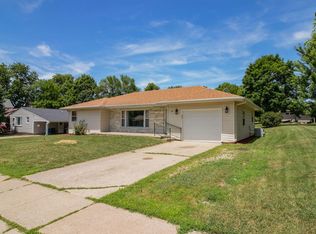 517 8th Ave, Grinnell, IA 50112