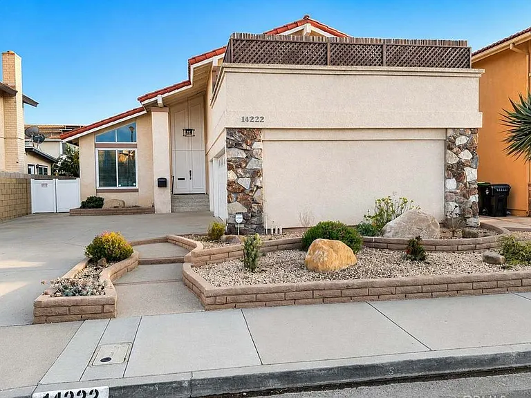 14222 Enfield Cir — Photo 7