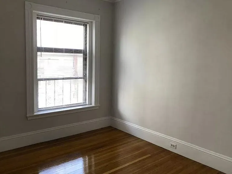 499 Beacon St #8 — Photo 4