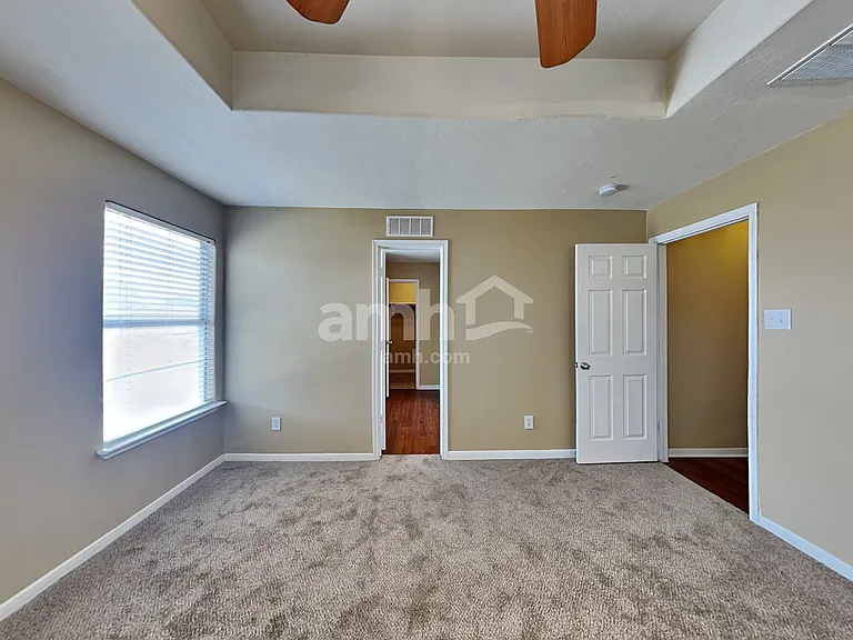 8002 Ginger Park Dr — Photo 16